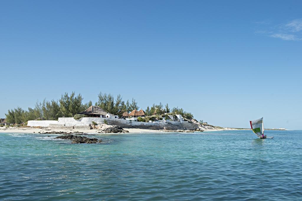 Salary Bay Hotel Tsifota Exterior photo